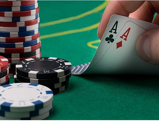 Yêu cầu khi chơi poker mậu binh đơn giản